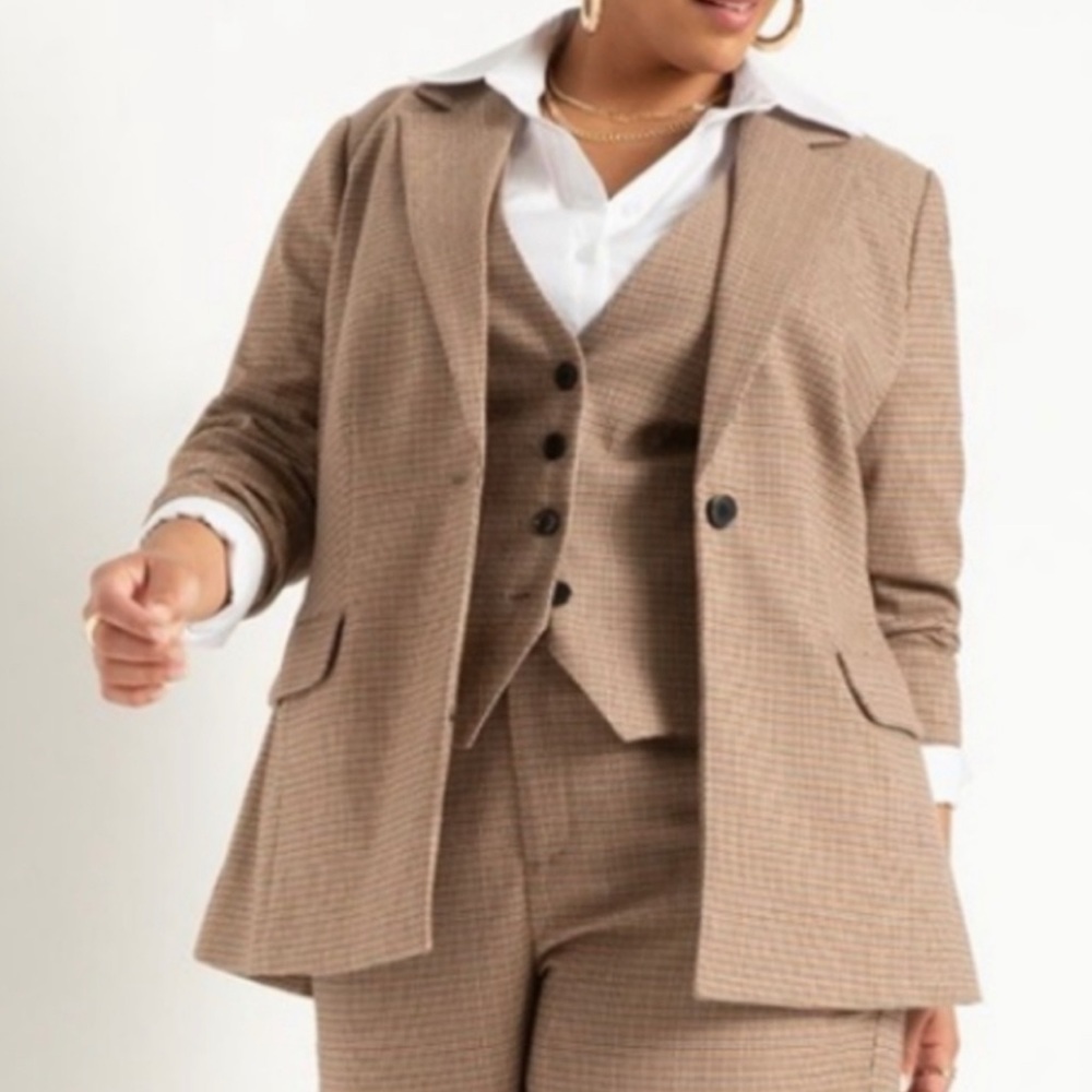 Eloquii Tan Plaid Women's Vest